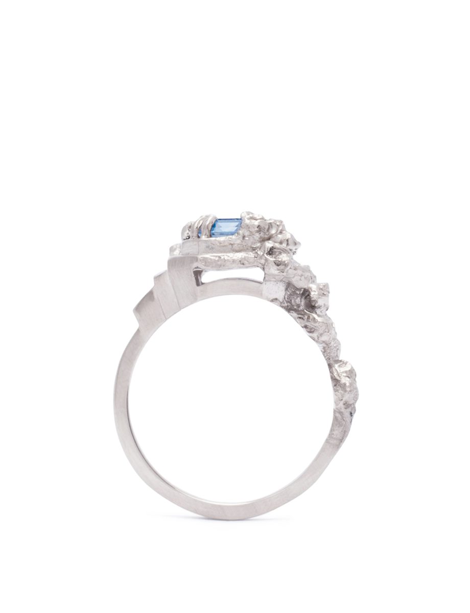 Cygnet Ring – White Gold & Sapphire