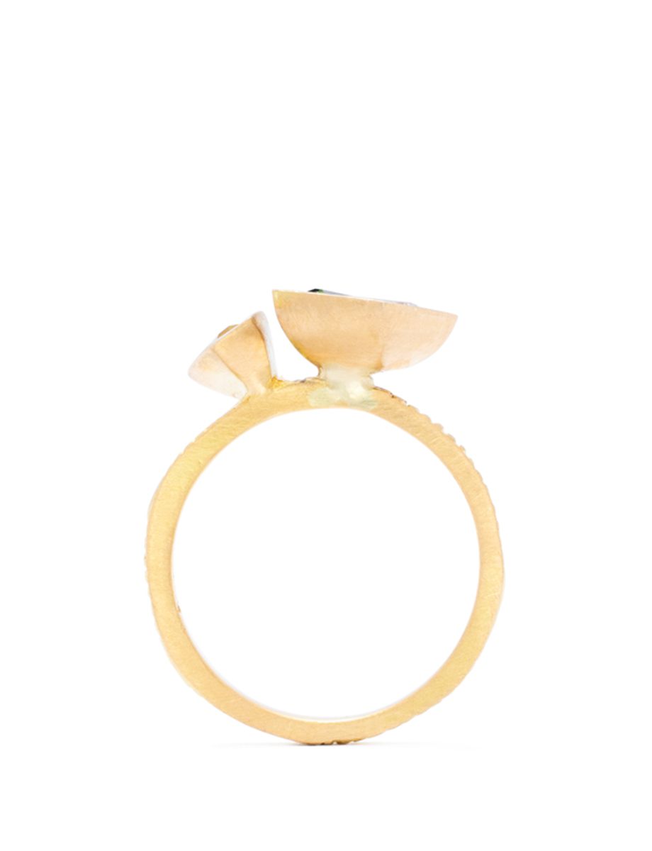Morvoren Ring – Yellow Gold, Diamond & Sapphire