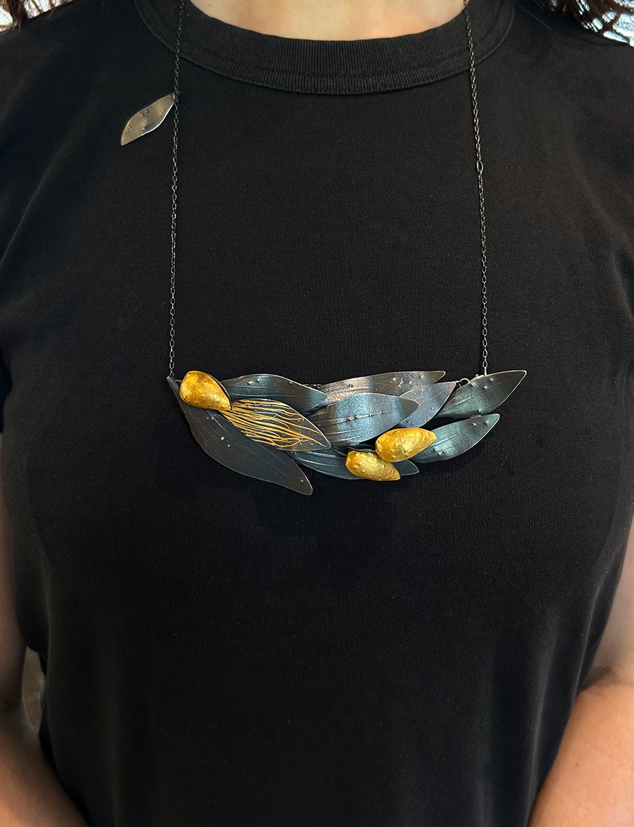 Folia Offering Necklace and Brooch – Yellow Gold & Silver