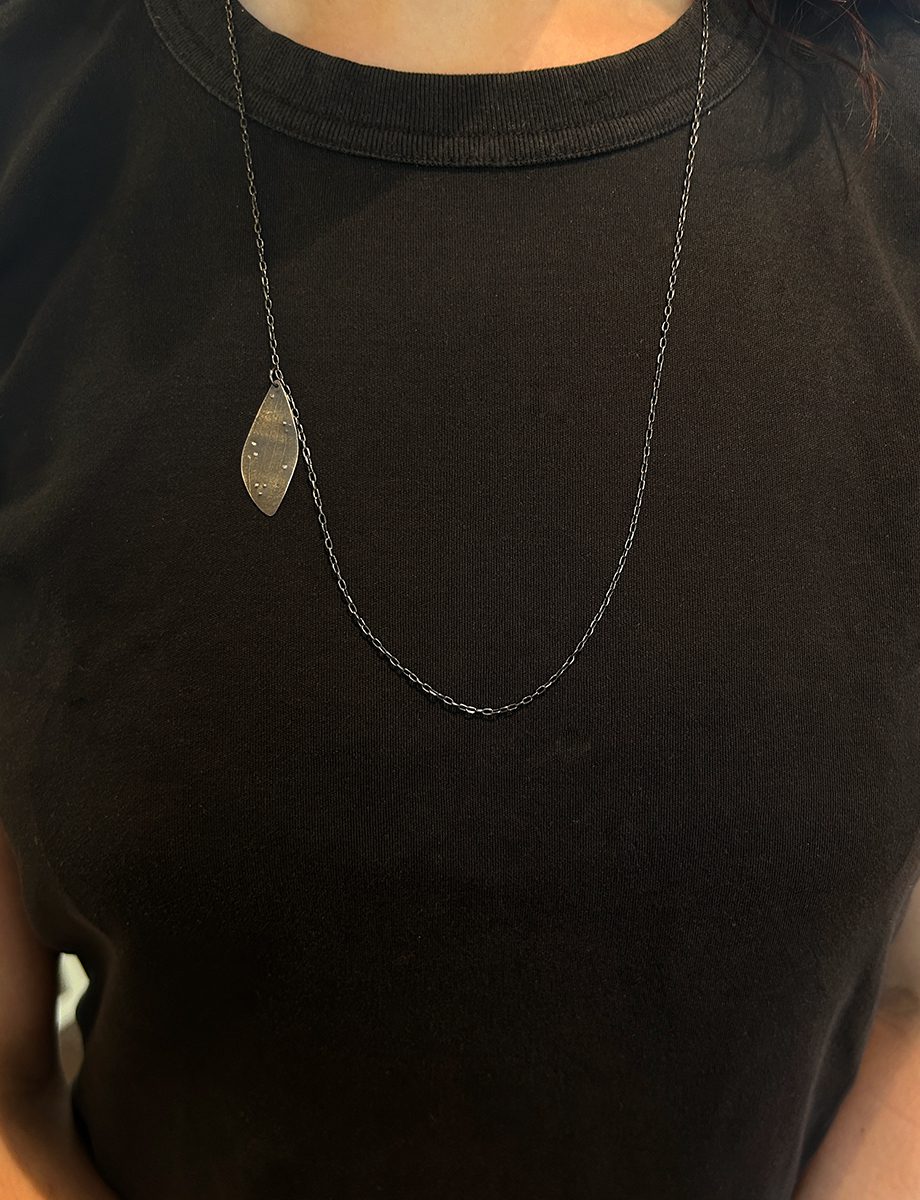 Folia Offering Necklace and Brooch – Yellow Gold & Silver