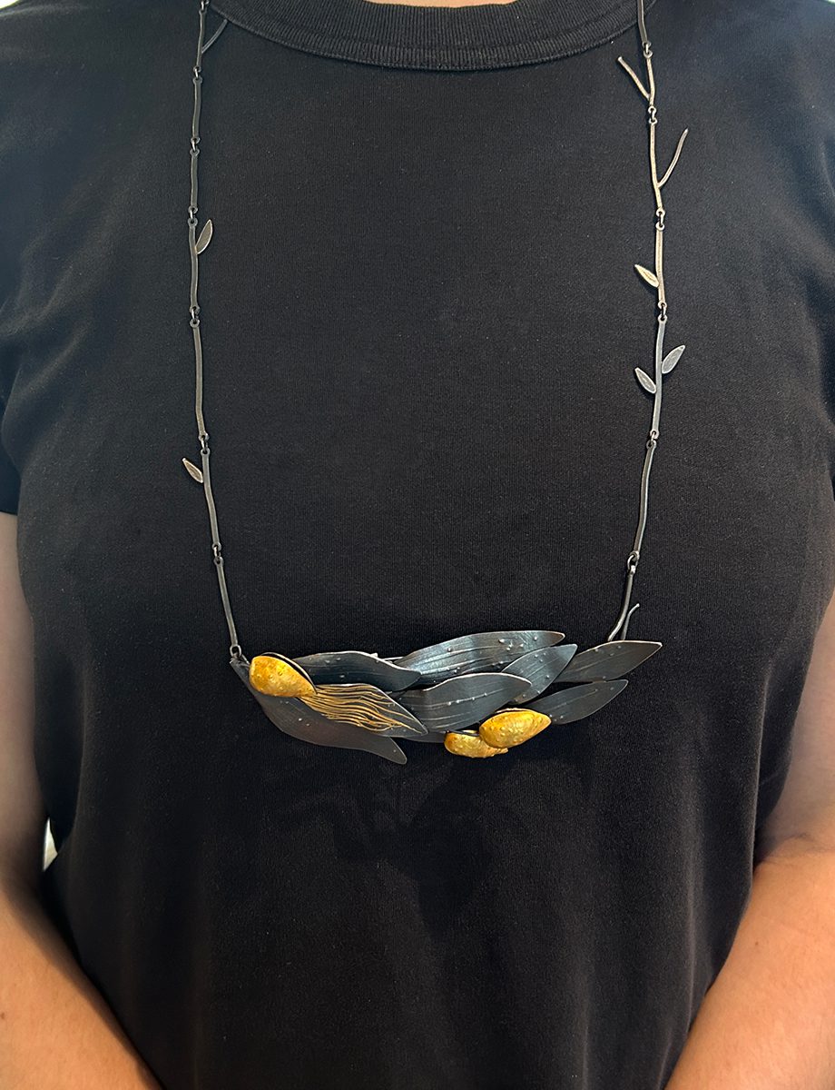 Folia Offering Necklace and Brooch – Yellow Gold & Silver