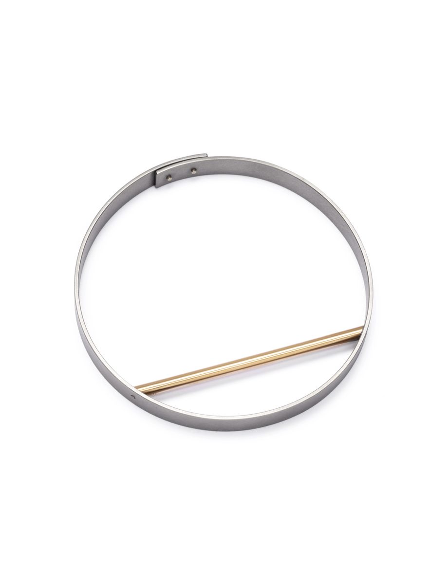 Utopia Circle Bangle – Yellow Gold & Titanium