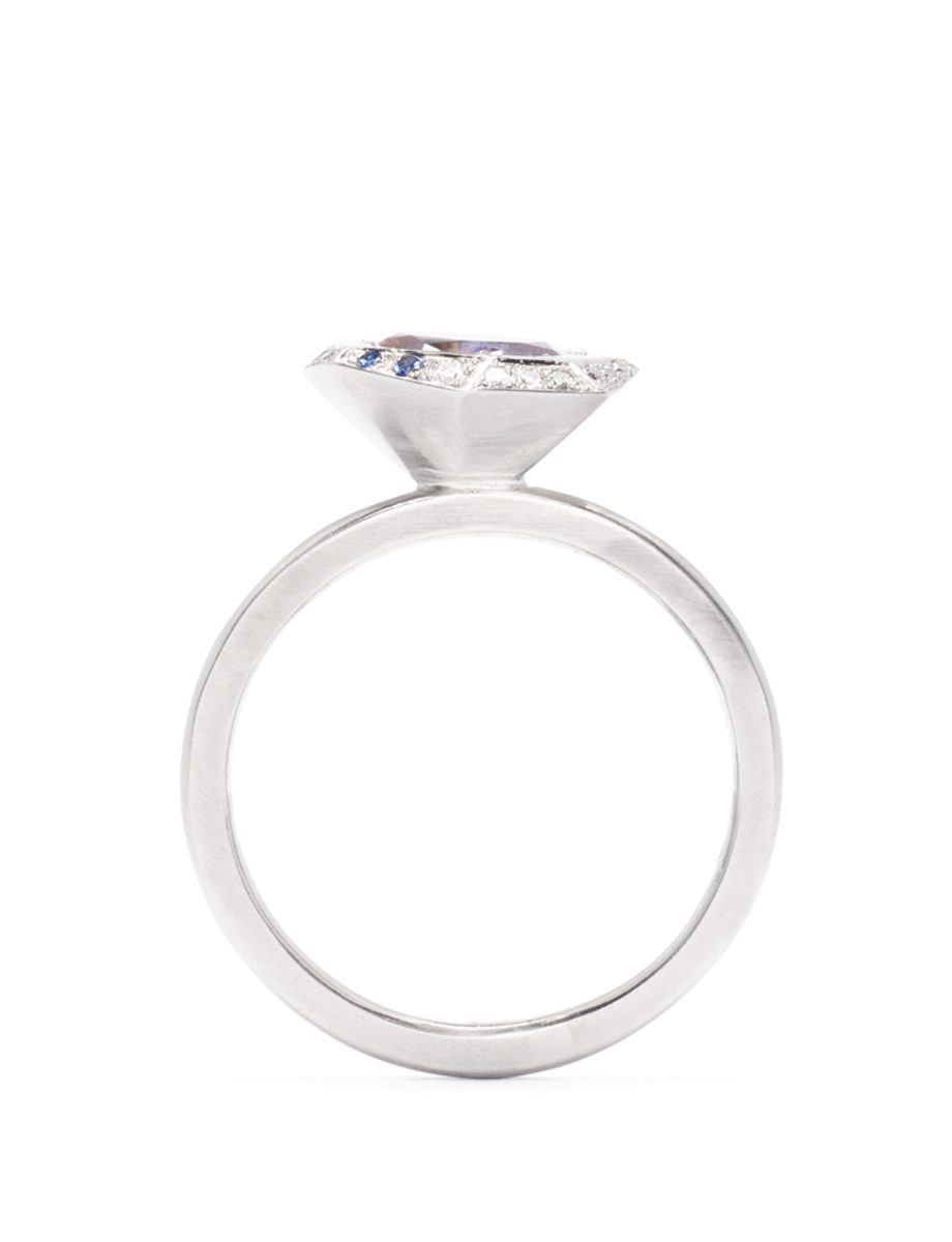 Oval Scattered Light Ring