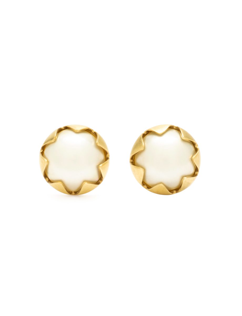Corona Stud Earrings – Yellow Gold & Pearl