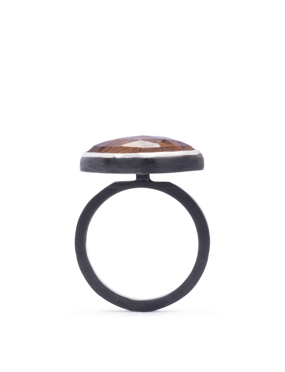 Inclusion Centre Podium Ring – Golden Rutilated Quartz