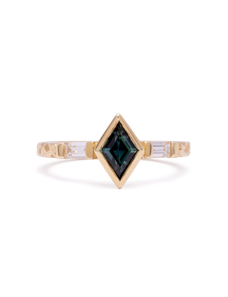 Earth Geometries Kite Ring – Yellow Gold, Sapphire & Diamond