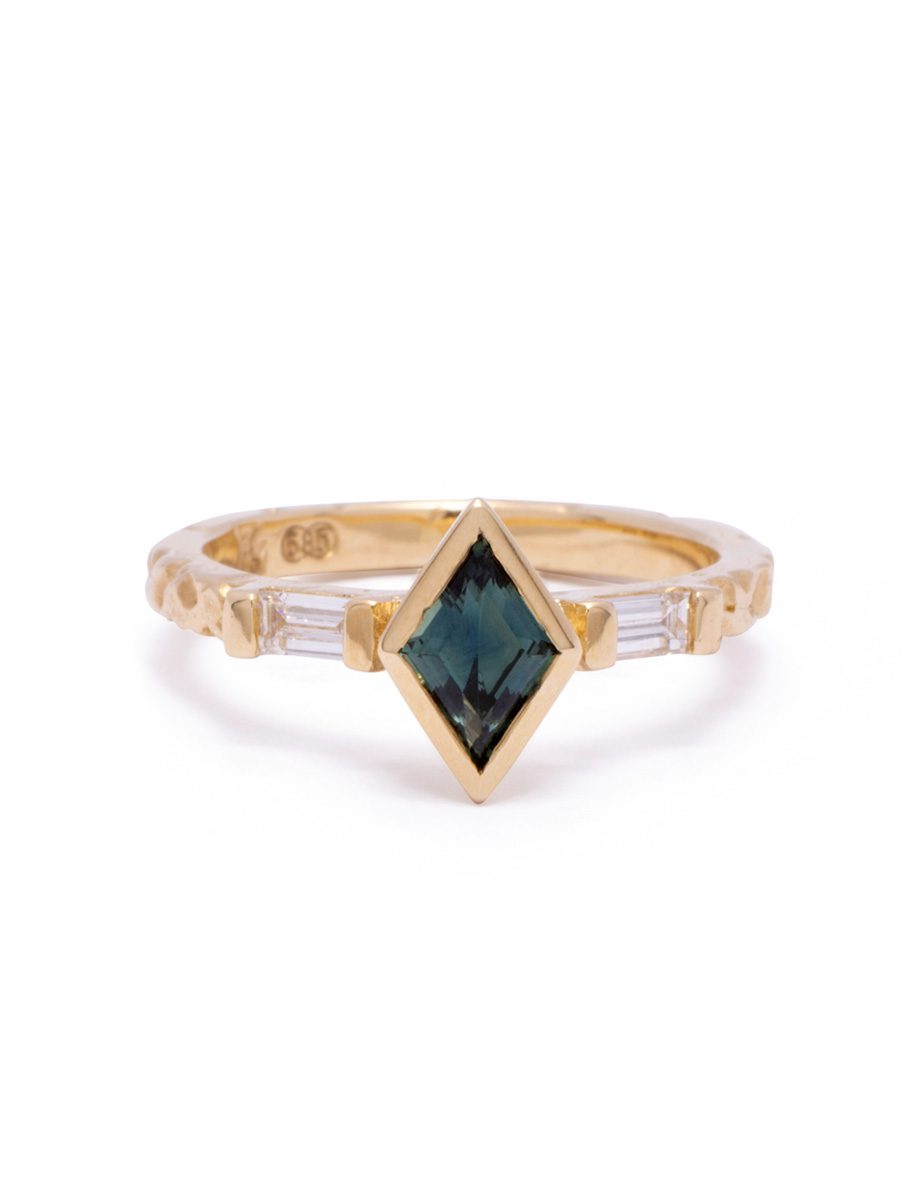 Earth Geometries Kite Ring – Yellow Gold, Sapphire & Diamond