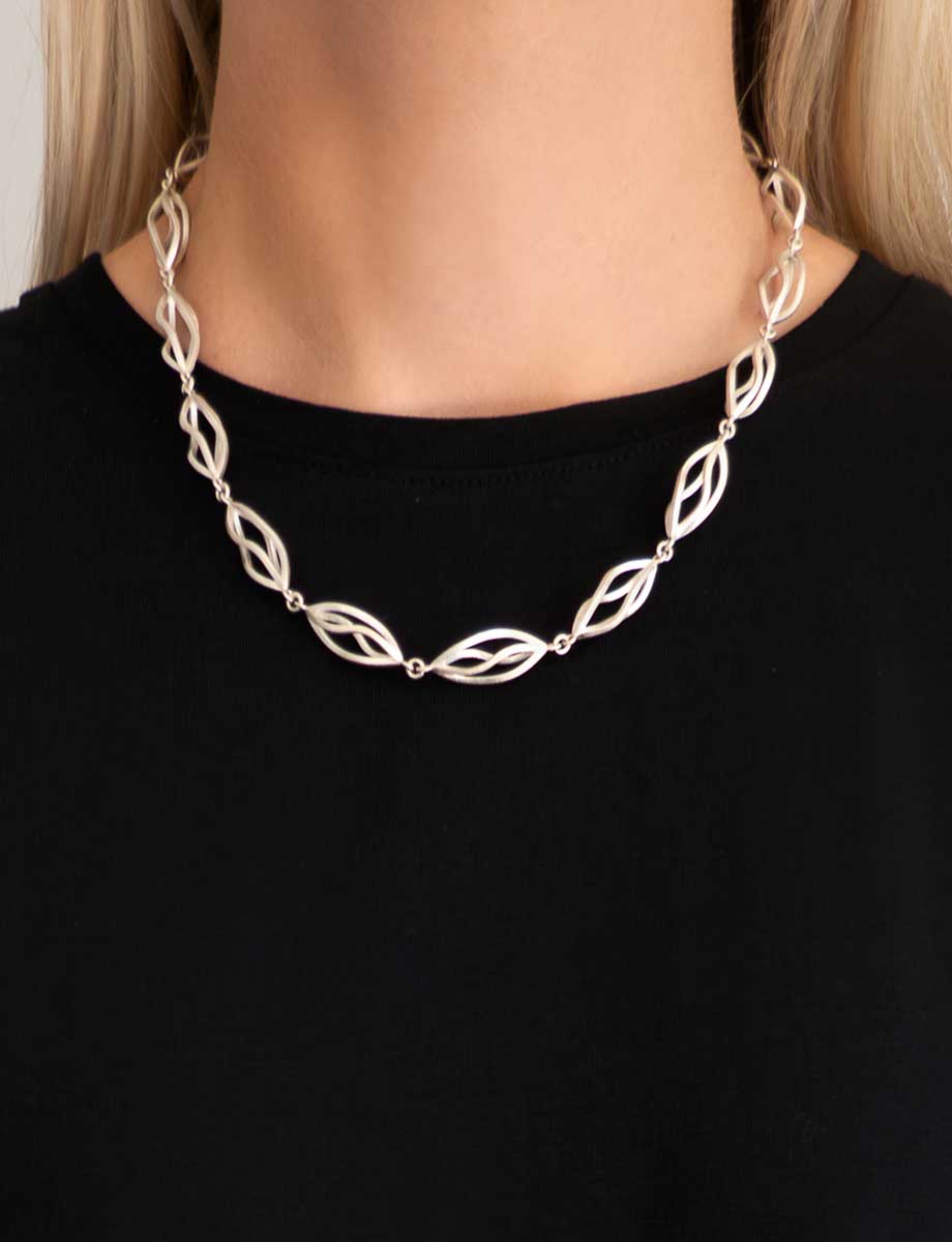 Weaving Light Necklace
