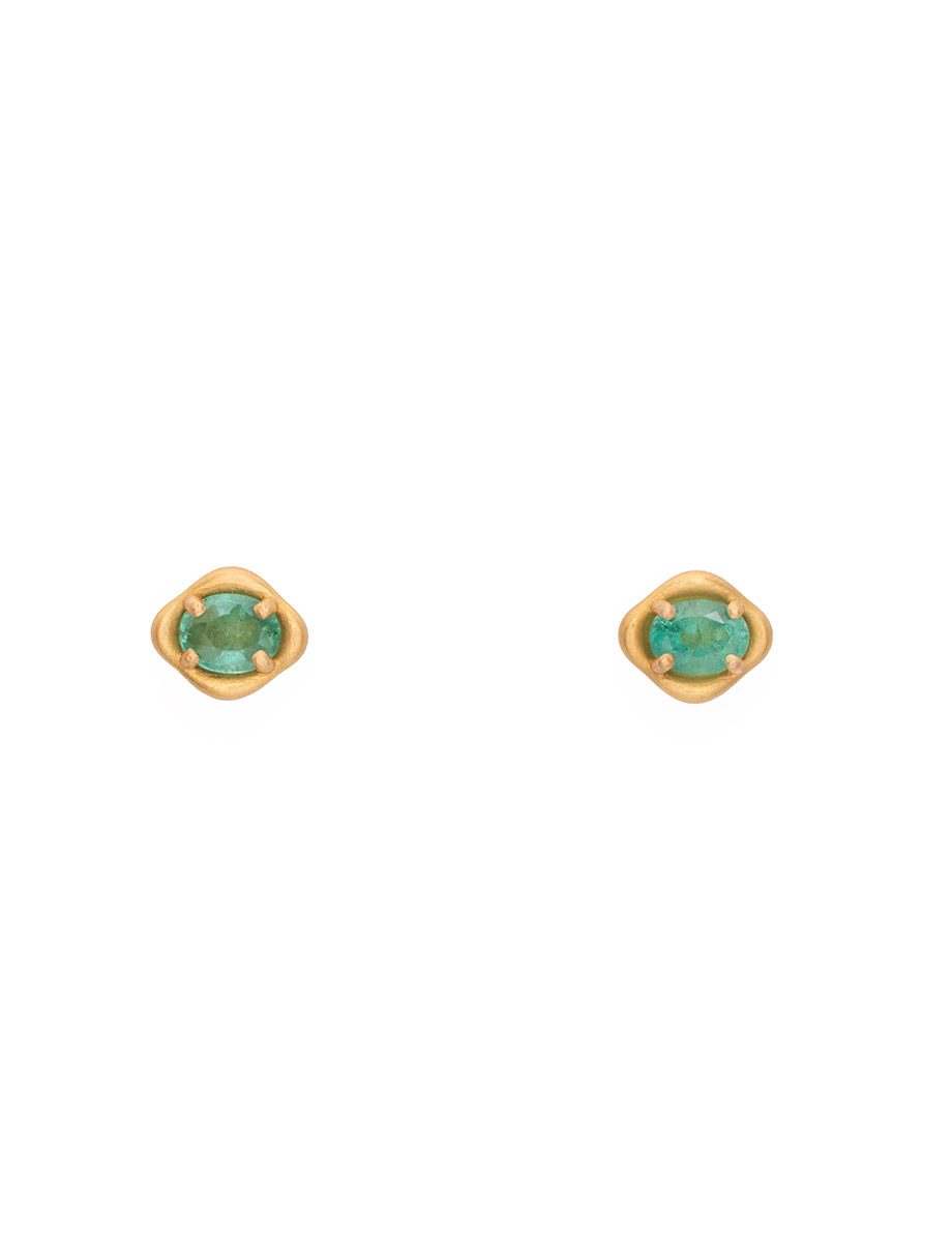Codigo de Quatro Earrings – Yellow Gold & Emeralds