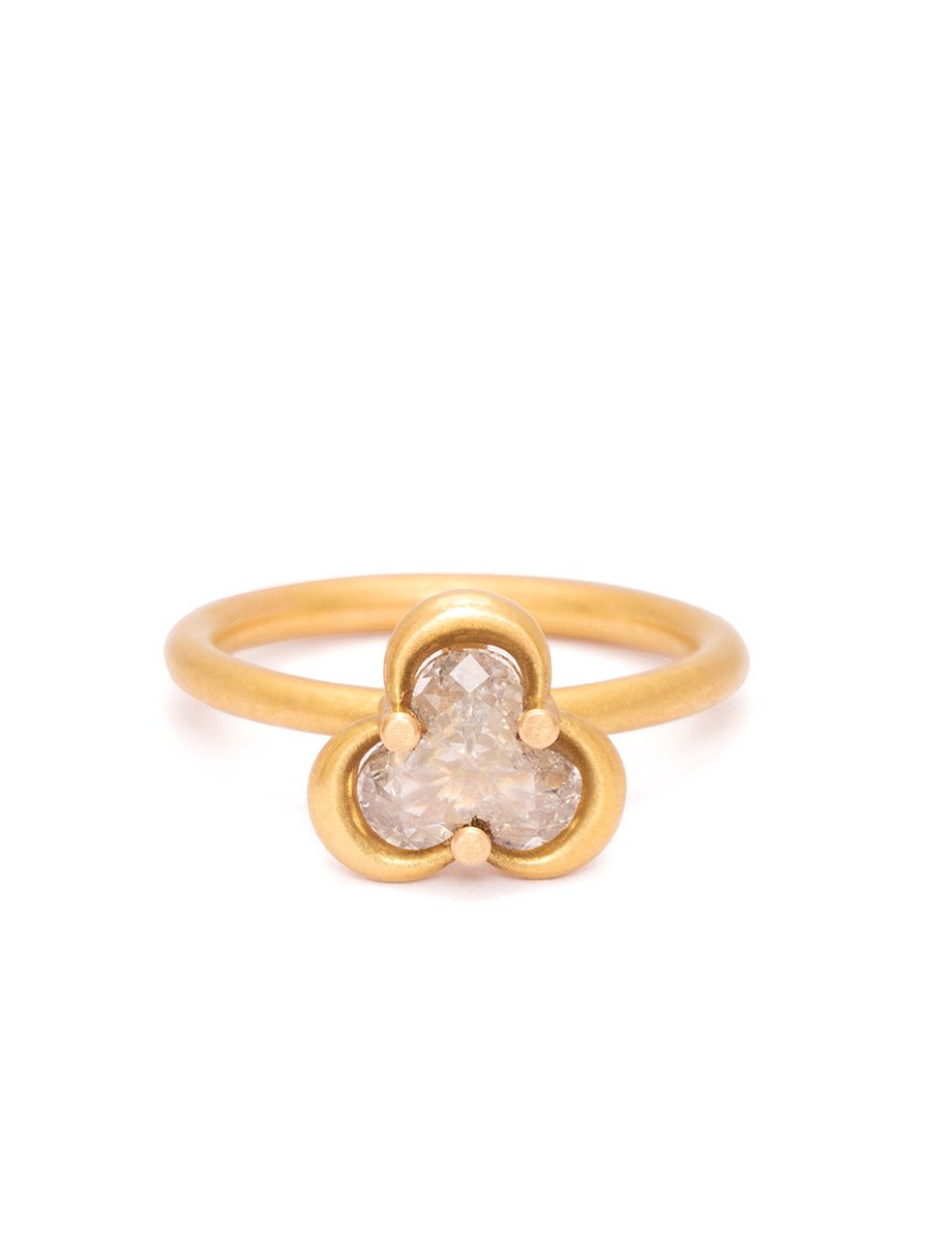 Trifolium Ring
