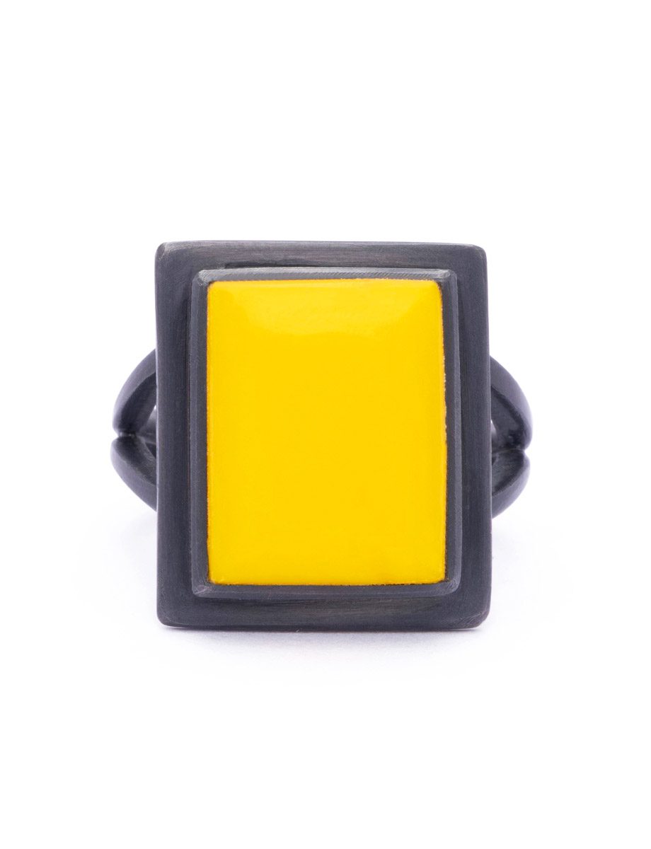 Beach Plastic Dress Ring – Blackened Silver