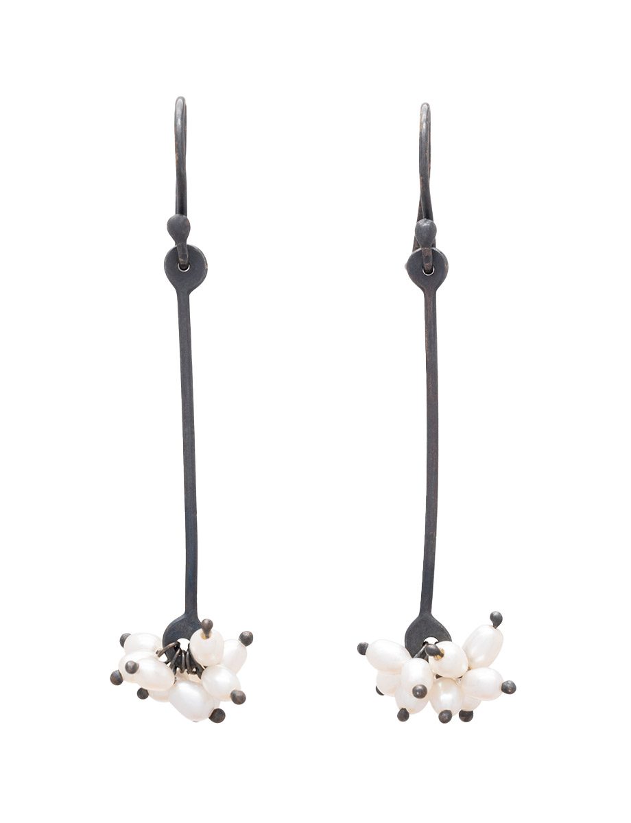Sen Tsugi Tsugi Single Tier Earrings – Oxidised Silver & Rice Pearls