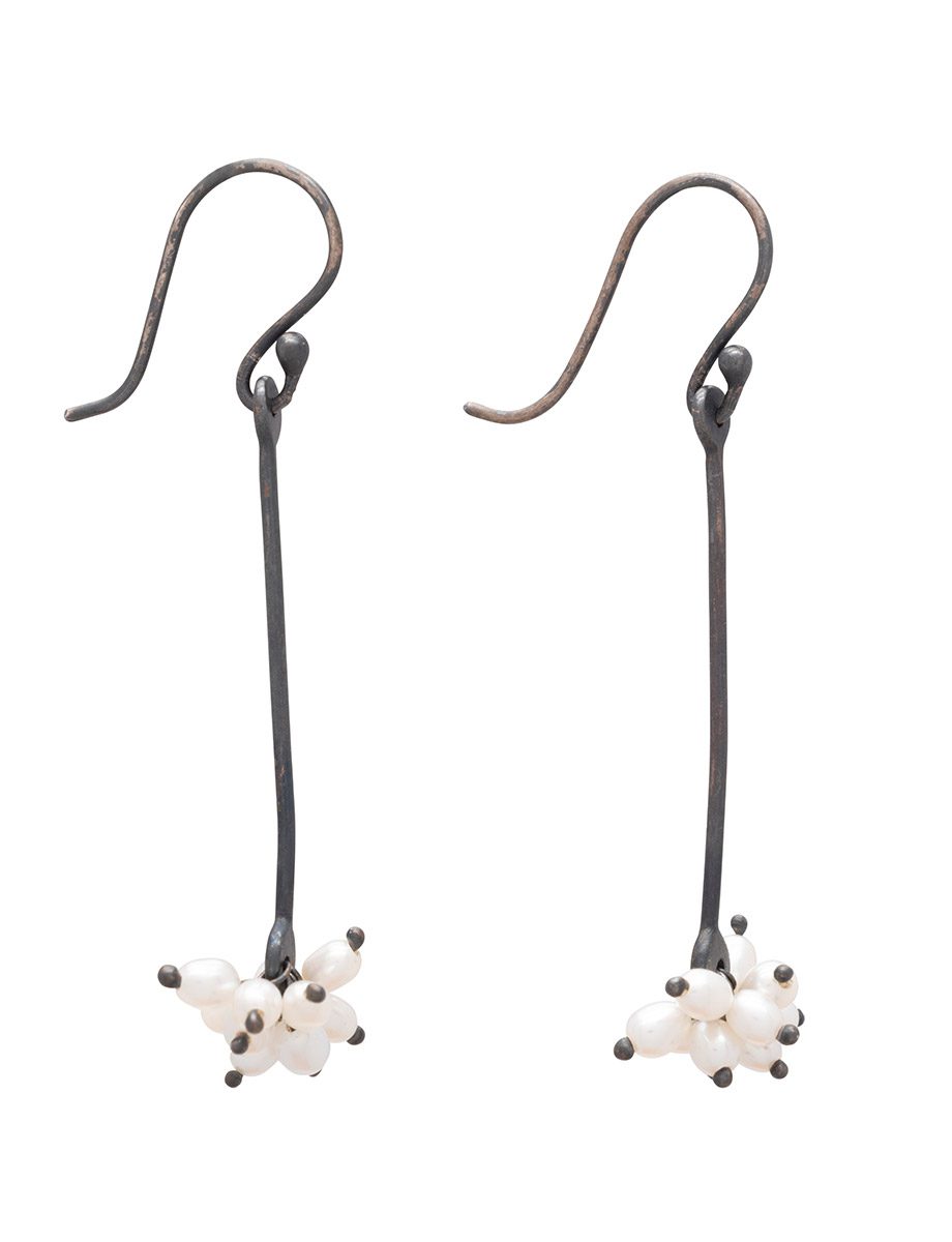 Sen Tsugi Tsugi Single Tier Earrings – Oxidised Silver & Rice Pearls