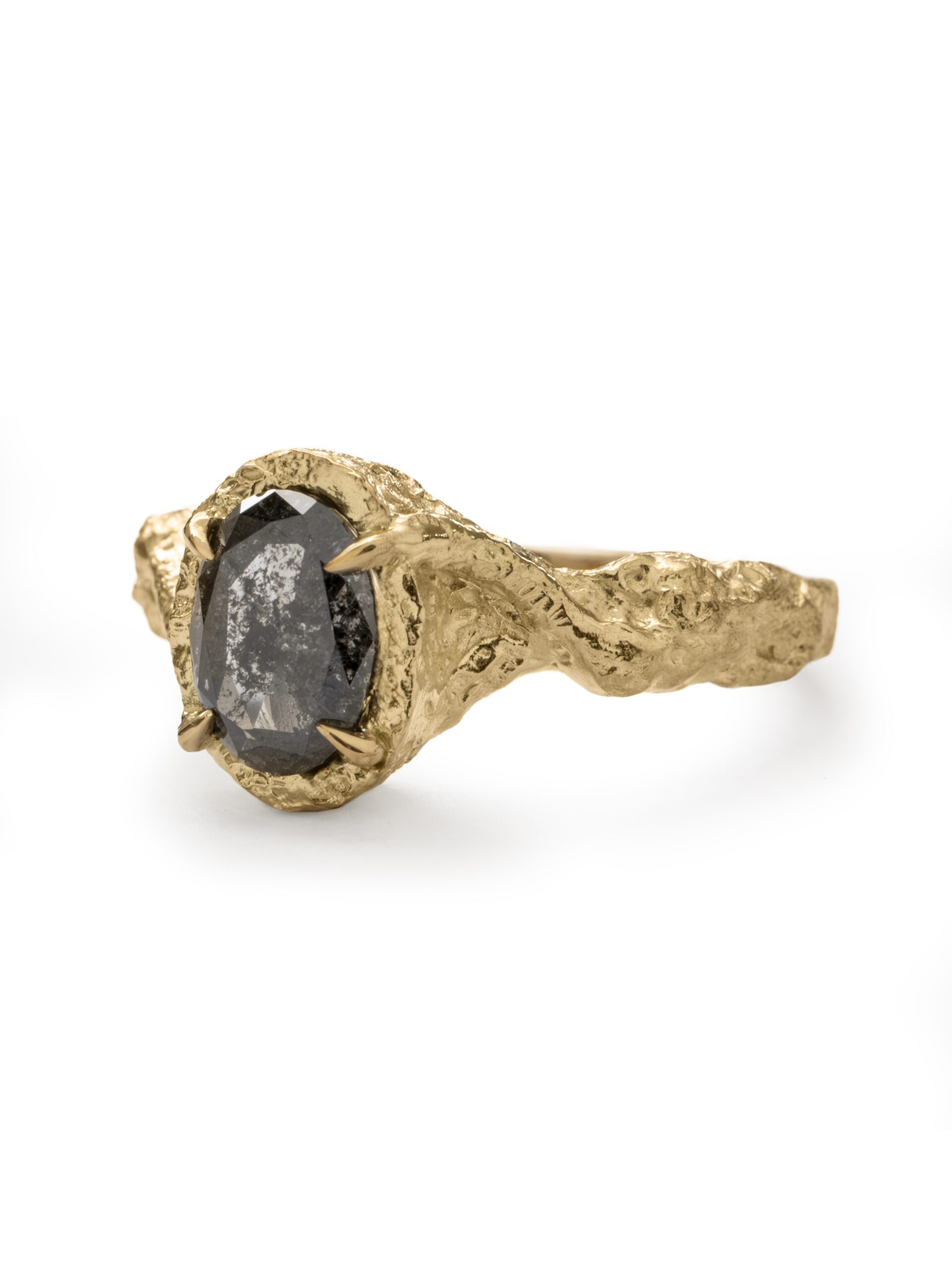 Solstice Ring – Yellow Gold with Salt & Pepper Diamond