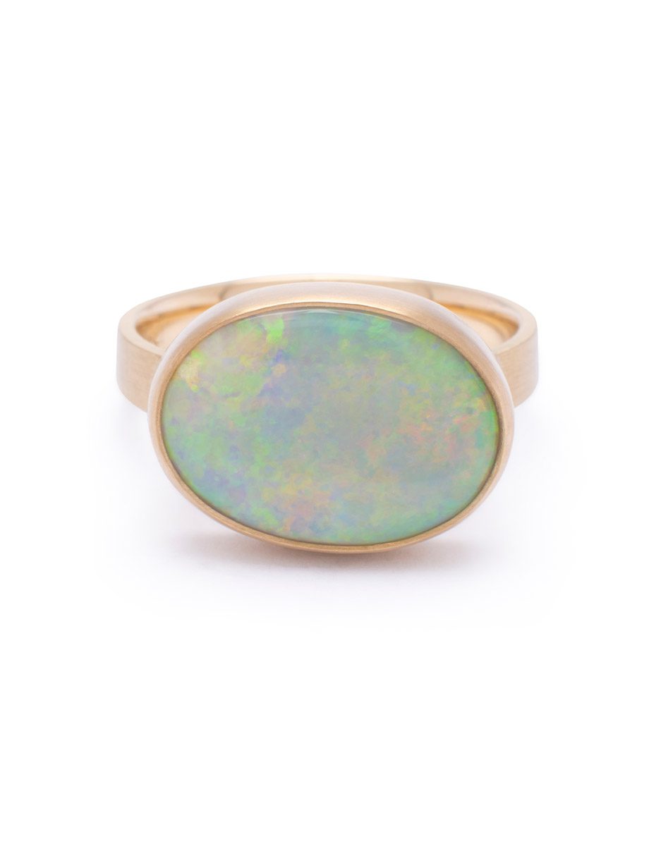 Glittering Horizon Ring – Yellow Gold & Opal