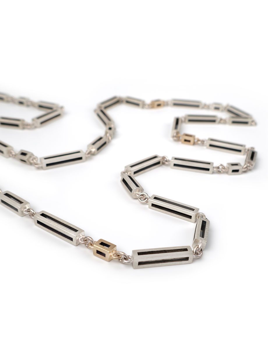 Short Interconnected Necklace – Silver & Yellow Gold