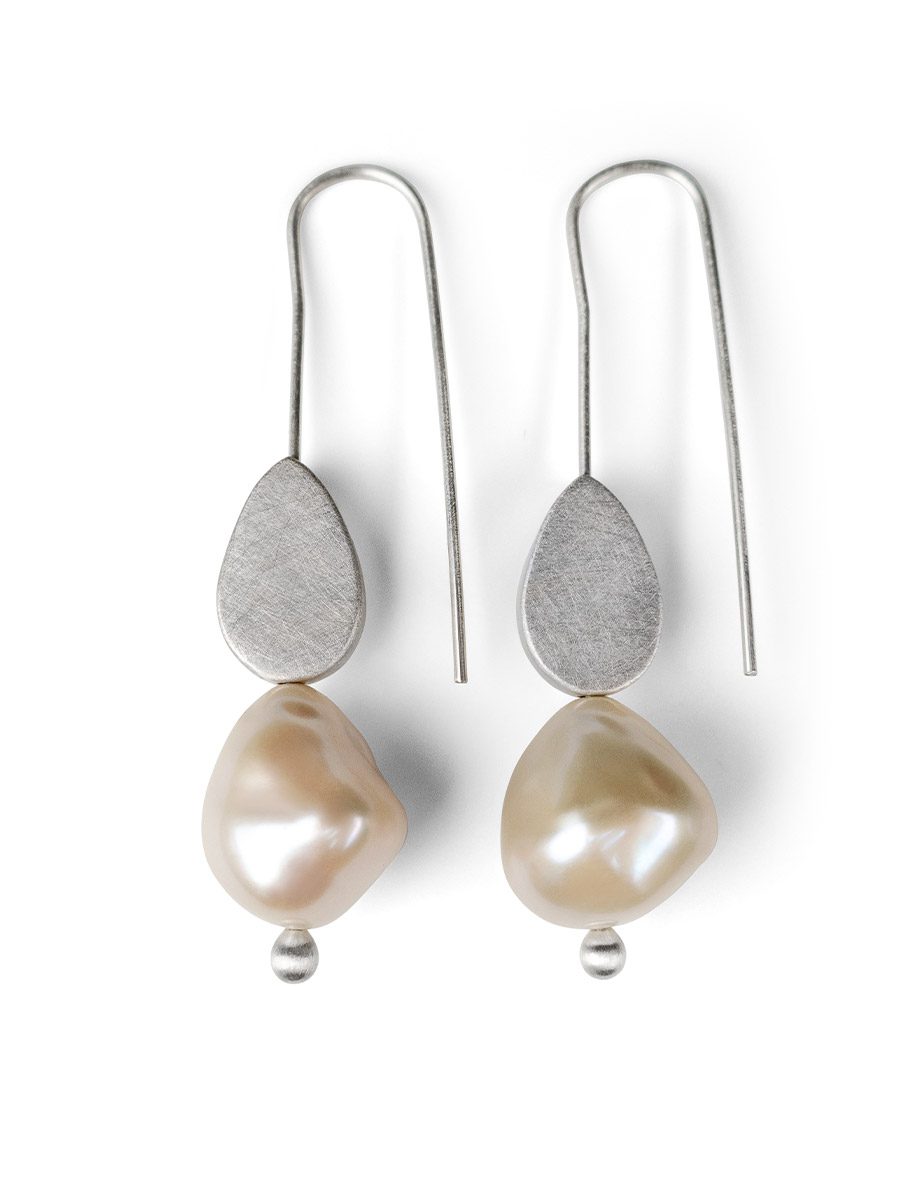 Silent Teardrop Hook Earring – Silver & Pearl