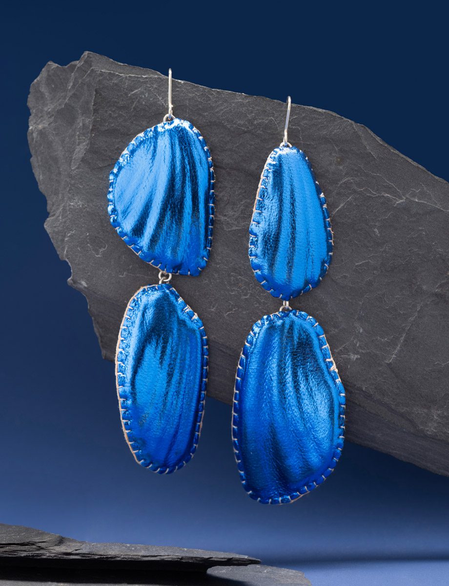 Double Soft Shell Earrings – Leather & Shell Fragments