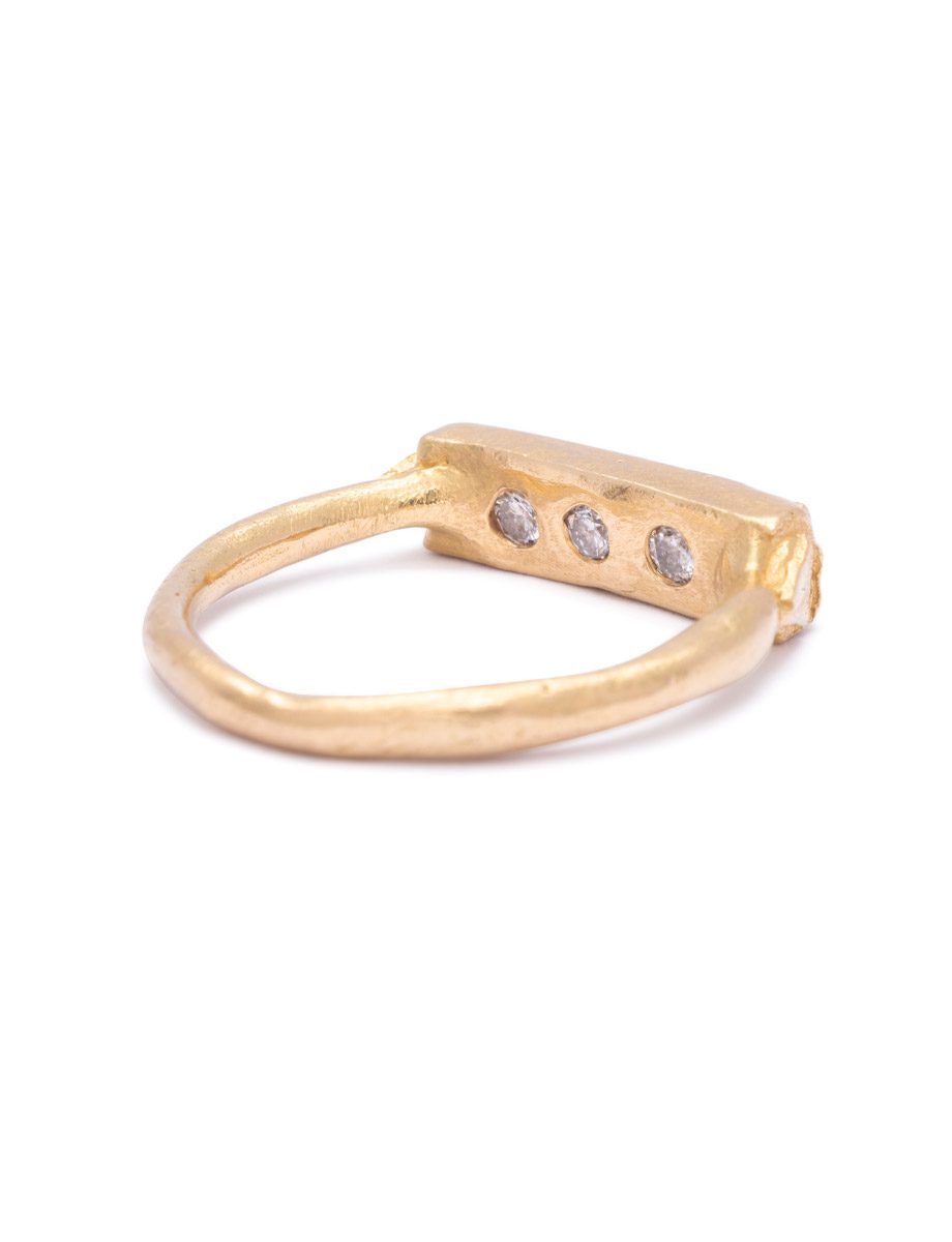 Offerings Ring – Yellow Gold & White Diamond