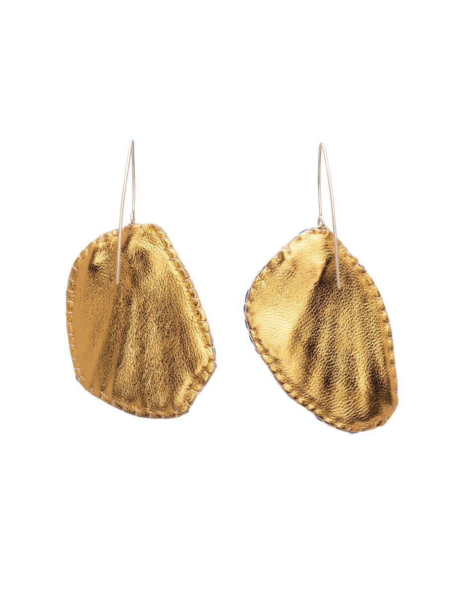 Single Soft Shell Earrings – Leather & Shell Fragments