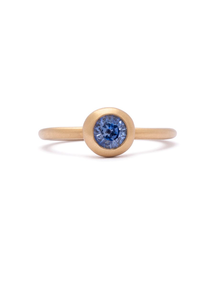 Etang Bleu Ring – Yellow Gold & Blue Sapphire