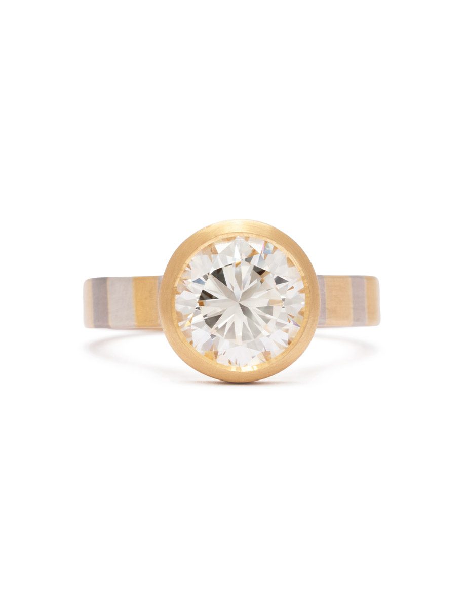 Glistening Terrain Ring – White Diamond