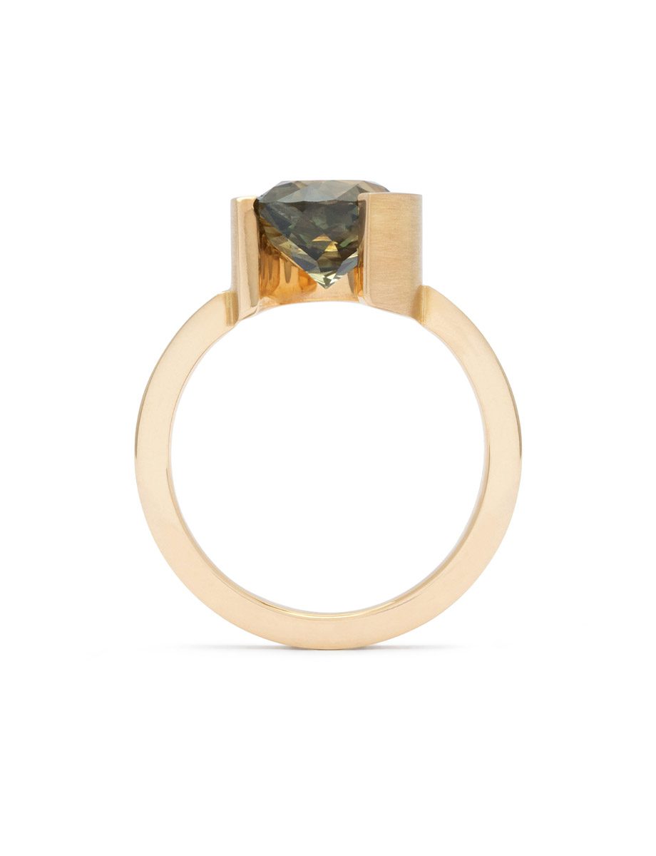Intermittent Ring – Yellow Gold & Green Sapphire