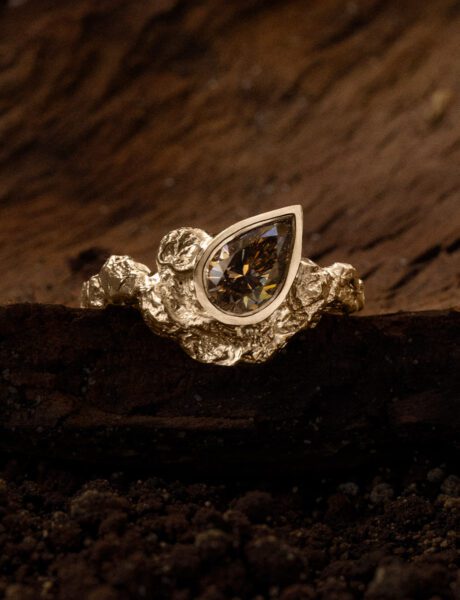 Loess Ring – Yellow Gold & Rustic Brown Diamond