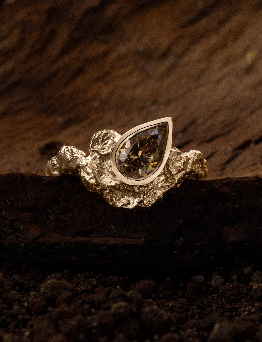 Loess Ring – Yellow Gold & Rustic Brown Diamond