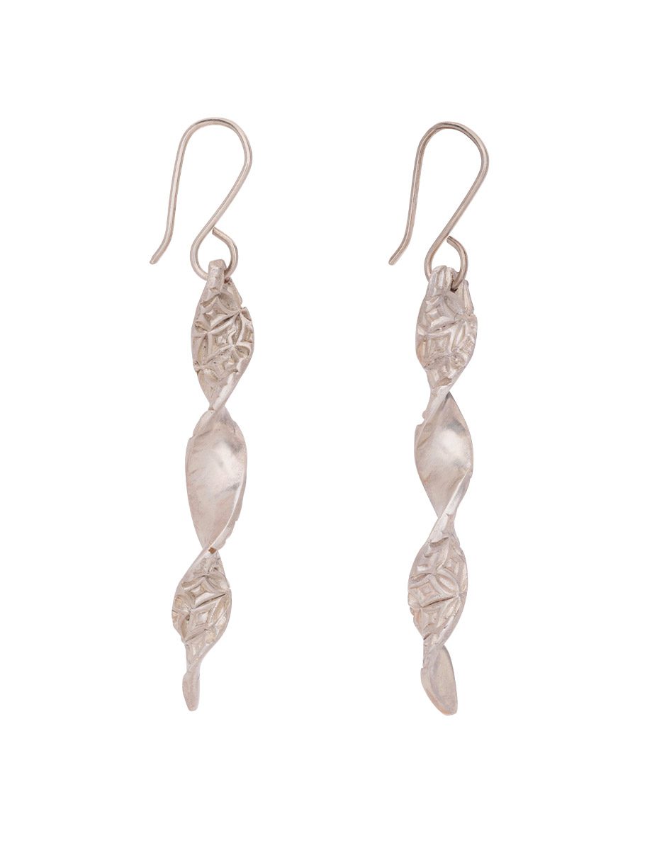 Hanazashi Twist Earrings – Silver