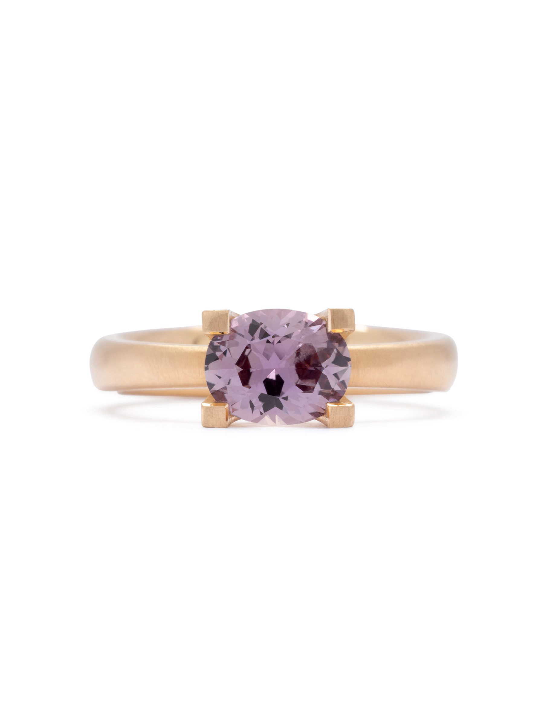 Column Ring – Yellow Gold & Lilac Sapphire