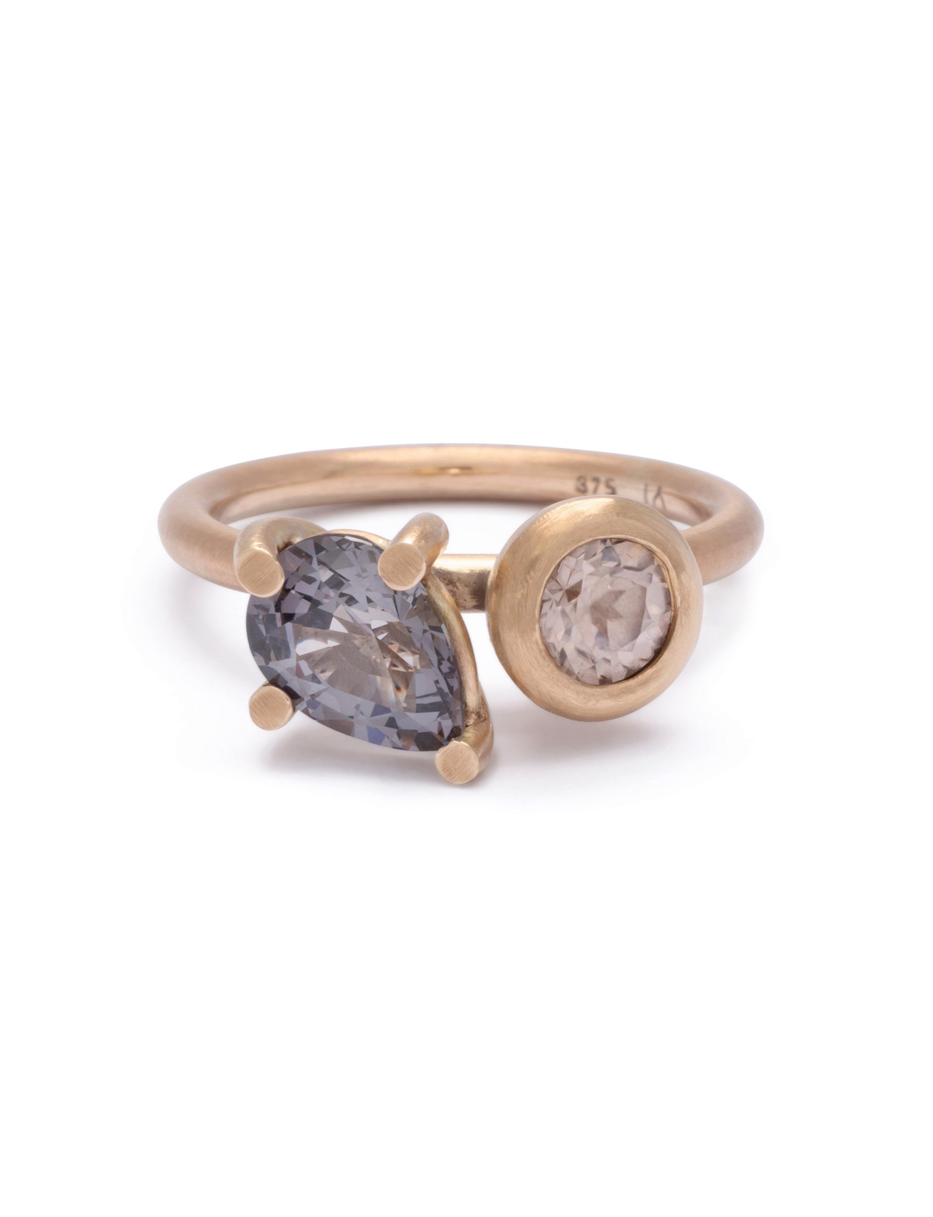 Side by Side Ring – Yellow Gold, Mogok Spinel & Australian Zircon
